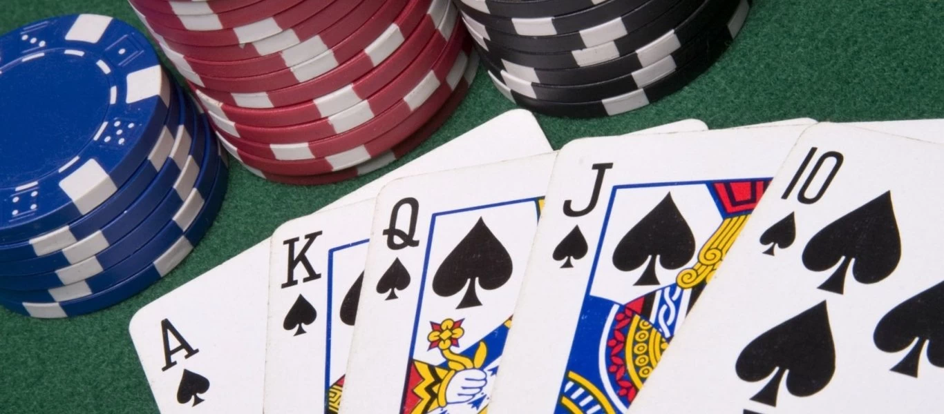 Έξι συλλήψεις για παράνομη χαρτοπαικτική λέσχη στον Άγιο Δημήτριο